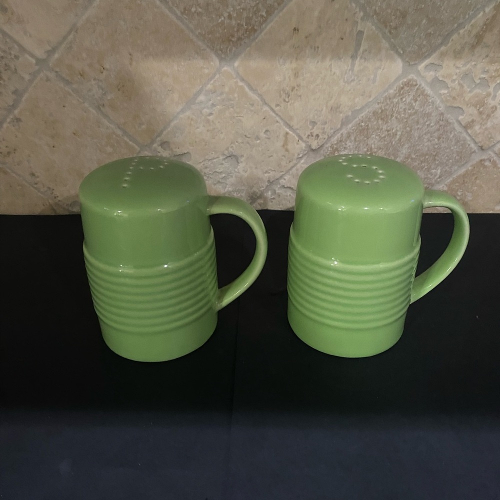 Bosco Ware Salt & Pepper Shakers Green Ceramic Vintage Made In Thailand